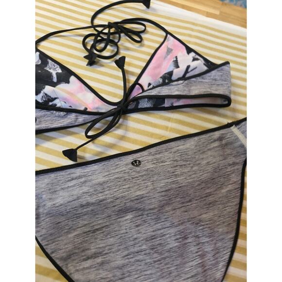 Lululemon RARE Reversible Bikini Set Size 8 - Picture 8 of 16